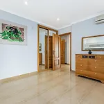 Βίλα Quiet Near The Beach, Opcional Heated Pool